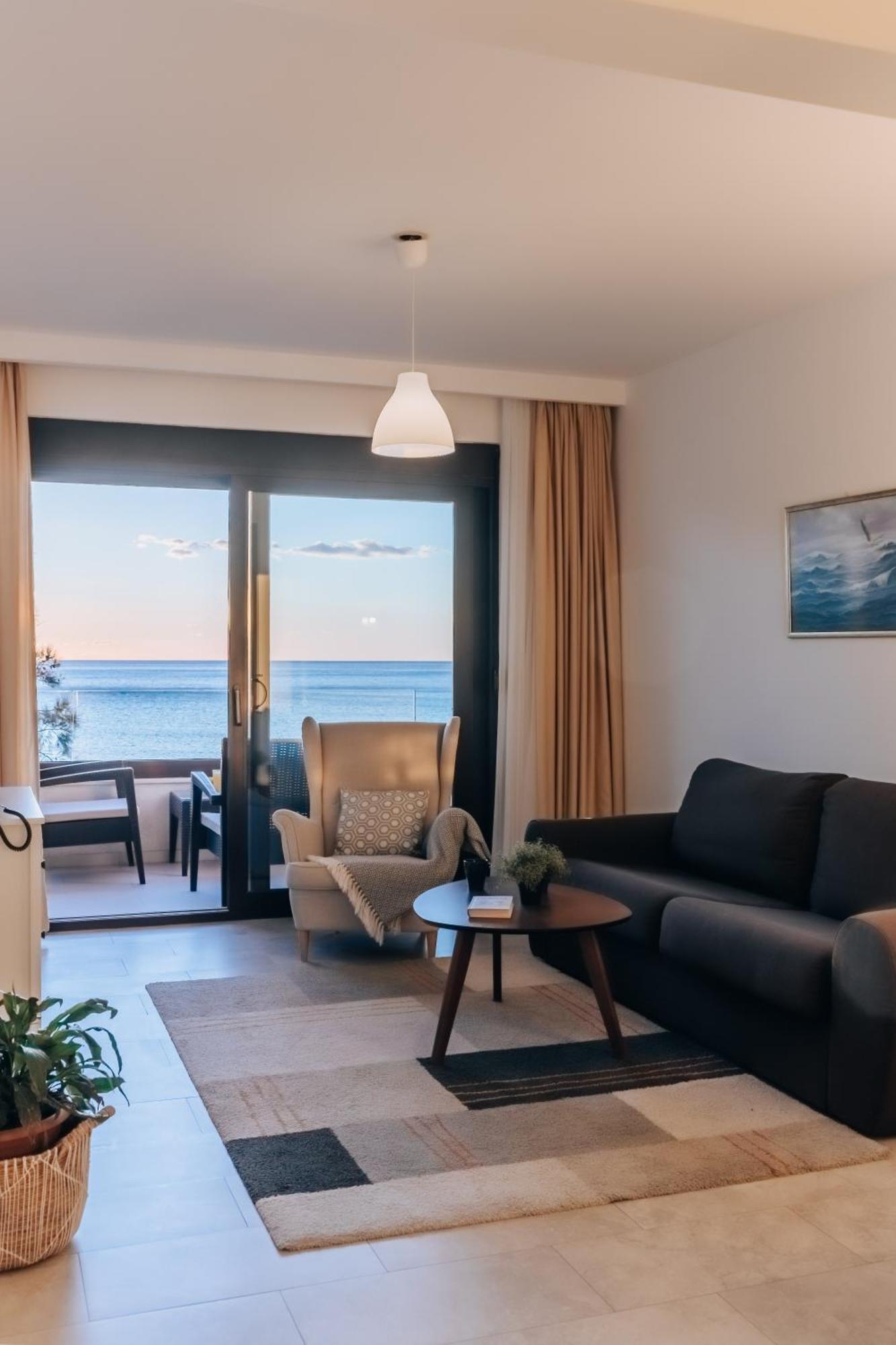 Apartments Kuce Lekovica Beach & Snack Bar- Bistro Zewnętrze zdjęcie
