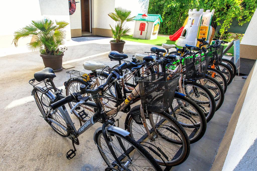 Apartments Kuce Lekovica Beach & Snack Bar- Bistro Zewnętrze zdjęcie