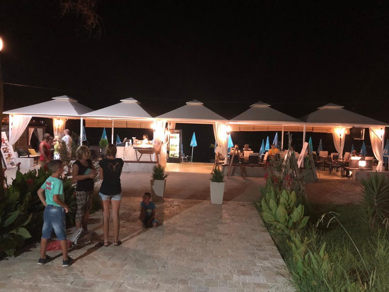 Apartments Kuce Lekovica Beach & Snack Bar- Bistro Zewnętrze zdjęcie