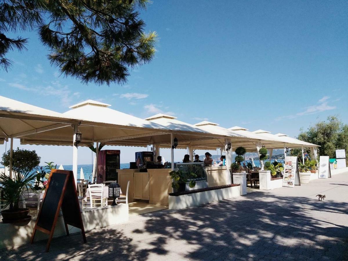 Apartments Kuce Lekovica Beach & Snack Bar- Bistro Zewnętrze zdjęcie